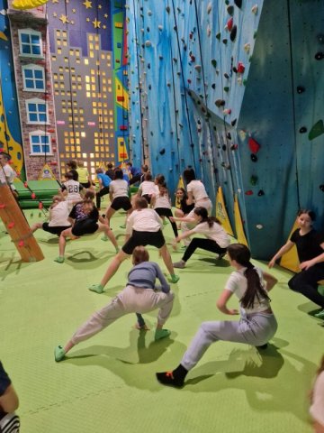 b_1024_768_0_00_images_2023_2024_Ochmanski_Grawitacja_434341111_879105624017387_4308170022826761690_n